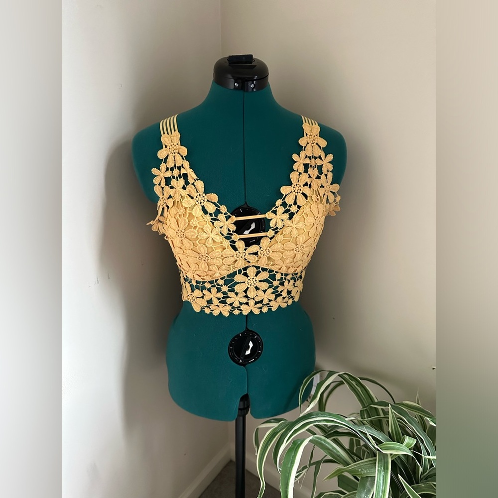 Lace crop top